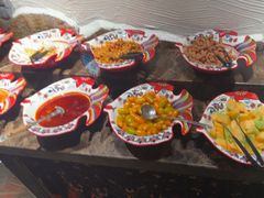-老牌坊云南鱼豆花火锅(爱建店)