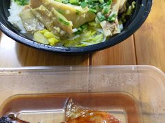葱油白切鸡饭+烧鹅腿-老凌记广东烧鹅饭(宝利金店)