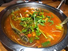 -野山舂·贵州现舂酸汤火锅(鸿通城店)