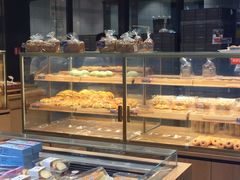面包甜点陈列柜-Bread Talk 面包新语(荟聚店)