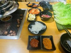 -肉甲韩国木炭烤肉(新壹街1店)