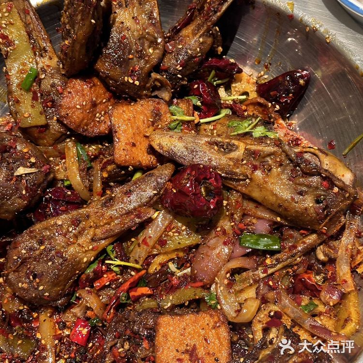 朝阳区东环国际大厦一层南门前去品尝一番