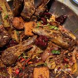 朝阳区东环国际大厦一层南门前去品尝一番