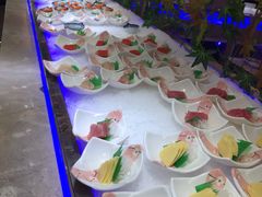 -锤头鲨毛肚海鲜烤肉自助餐厅(国购广场店)