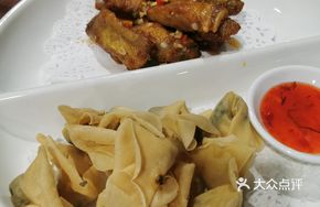 Salted Pork Ribs and Fried Wonton