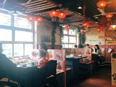 大堂-靠山屯东北农家菜(八龙桥雅苑店)