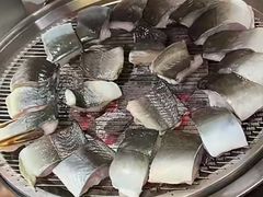 -围炉肉舍•炭烤活鳗•丹东海鲜烤肉(步行街店)