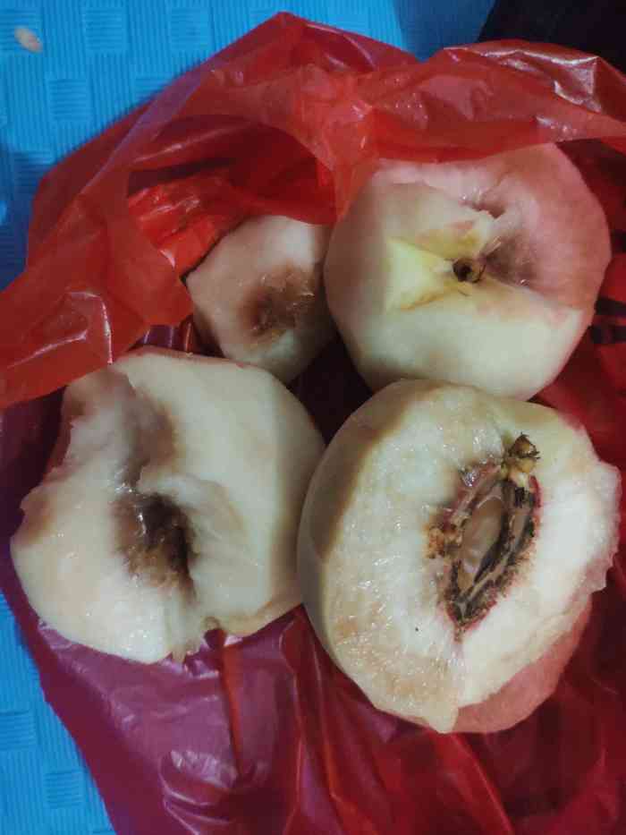 打分 买的桃子全是烂的,黑心商家.恶心得不要不要