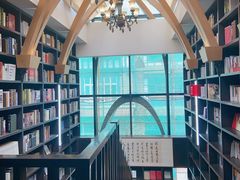 -钟书阁(松江泰晤士小镇店)