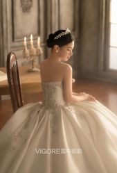 -雪中彩影婚纱摄影·微光艺术中心