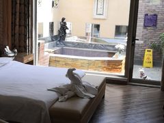 -北京热带雨林风情园酒店-停车场