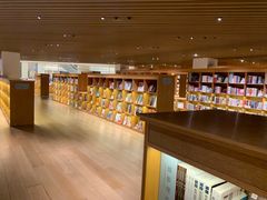 -新华文创·光的空间