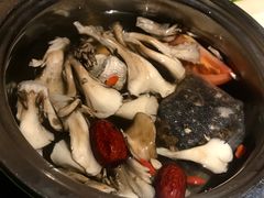 野菌汤锅-一叶一世界•素食餐厅(环球中心店)