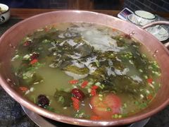 -景明轩•养生酸汤鱼火锅 云贵鲜菌 现舂野果酸汤(王寨小区店)