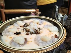 -老牌坊云南鱼豆花火锅(哈西万达店)