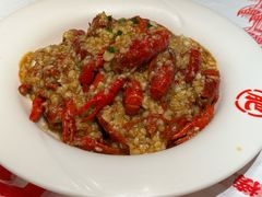 -肥肥虾庄·金牌油焖大虾(汉街SKP店)