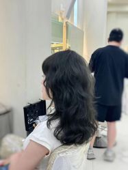 -十六番发型师事务所