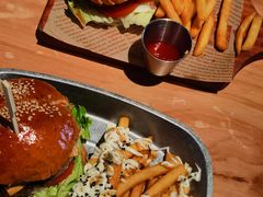 -三勾JJJ Burger&Coffee(梅溪湖店)