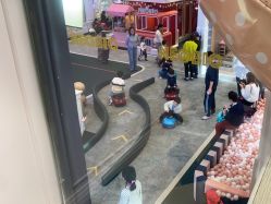 -奈尔宝·儿童乐园·亲子餐厅(华采天地店)