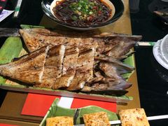-乡村馕坑肉·烧烤·新疆菜·本地人更爱吃(阿勒泰首店)