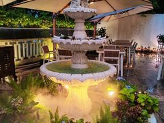 -Mark&Mars Restaurant