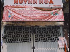 -Bánh Mì Huynh Hoa