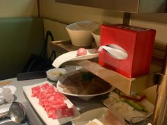 -海底捞火锅鲜切牛肉主题店(长寿路店)