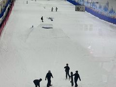 -乔波室内滑雪场