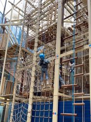 -PIPIKINGDOM皮皮王国欢乐号(欢乐海岸购物中心店)