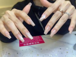-梵莎美甲美睫