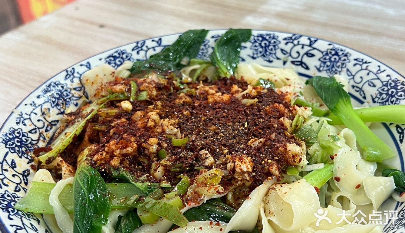 夏天的菠菜面绝了～