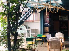 -喵屿·大理花园猫咖