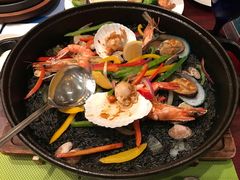 西班牙墨鱼海鲜饭-香格里拉鱼跃地中海西餐厅·牛排披萨