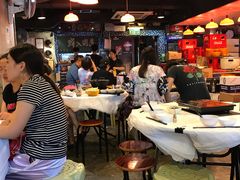 大堂-鲜入围煮花胶鸡海鲜火锅