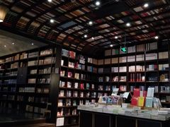 -钟书阁(松江泰晤士小镇店)