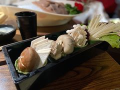 菌菇拼盘-九鼎轩脆毛肚火锅(三钢里店)