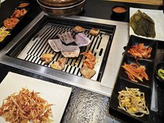 -臻牛烤肉