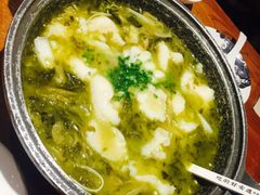 -渝是乎酸菜鱼(龙旗购物中心店)