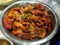 -巴厘龙虾·榜首油焖大虾(音乐学院·沿江酒馆店)