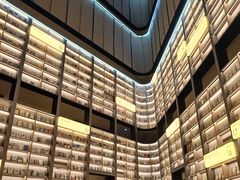-上海虹桥中心爱琴海亚朵S酒店