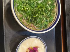 -云阿蛮云南生烫牛肉米线(奉贤路店)