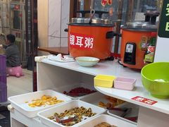 -休记光头香辣蟹干锅(绵竹店)