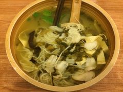 酸菜鱼片米线-石榴姐•山城小馆(创始店)