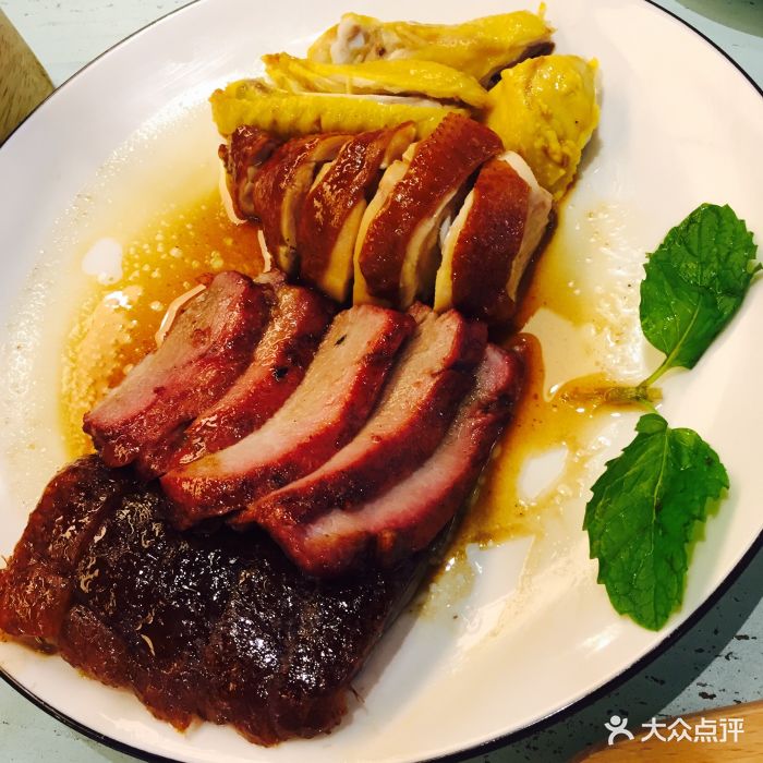 一笼小确幸(北京朝阳大悦城店)叉烧烧鹅双拼饭图片