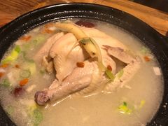 参鸡汤-百年石锅饭·朝鲜族传统民餐