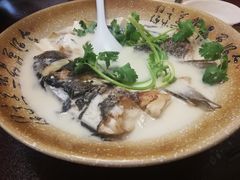 砂锅鱼头-75幢私房菜馆