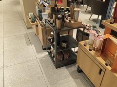 -星巴克臻选(上海中环广场2F店)