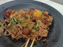 -愉肴麻辣香锅(中北镇店)