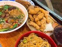 -爆炸头阿姨小四川正宗川味小吃(无任何分店)