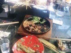 -何师烧烤·香辣蟹·川菜·30年老品牌(太古里旗舰店)